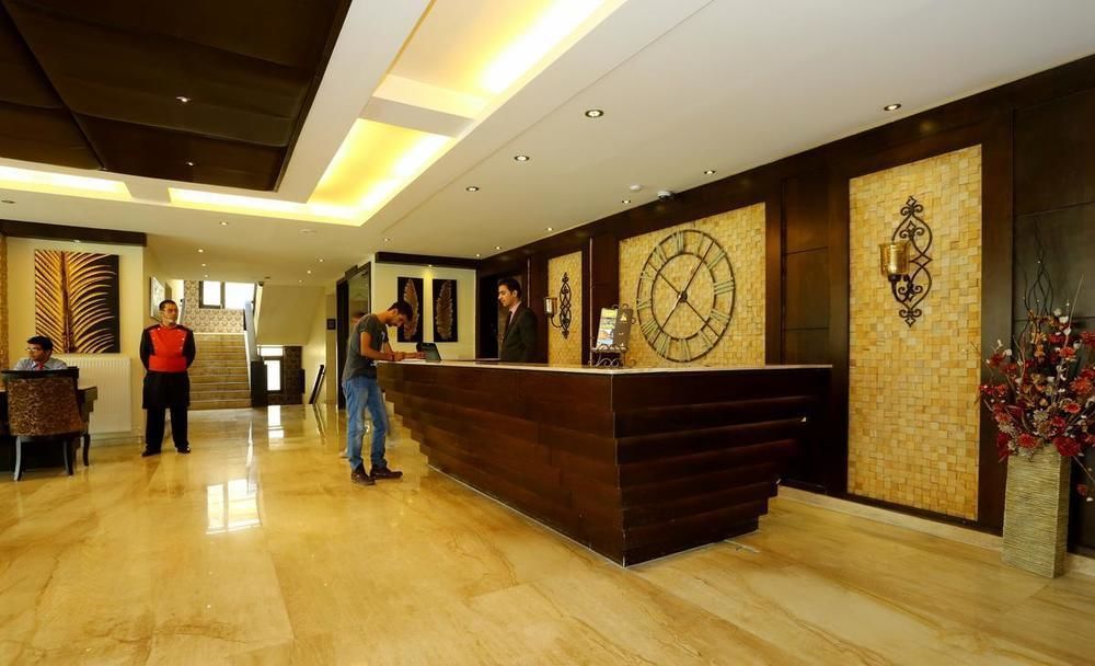 Hotel Pine Spring Wazir Bagh Srīnagar Eksteriør billede