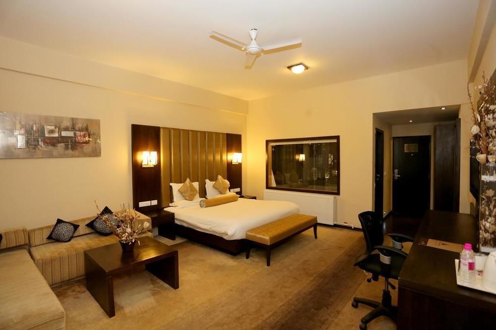 Hotel Pine Spring Wazir Bagh Srīnagar Eksteriør billede