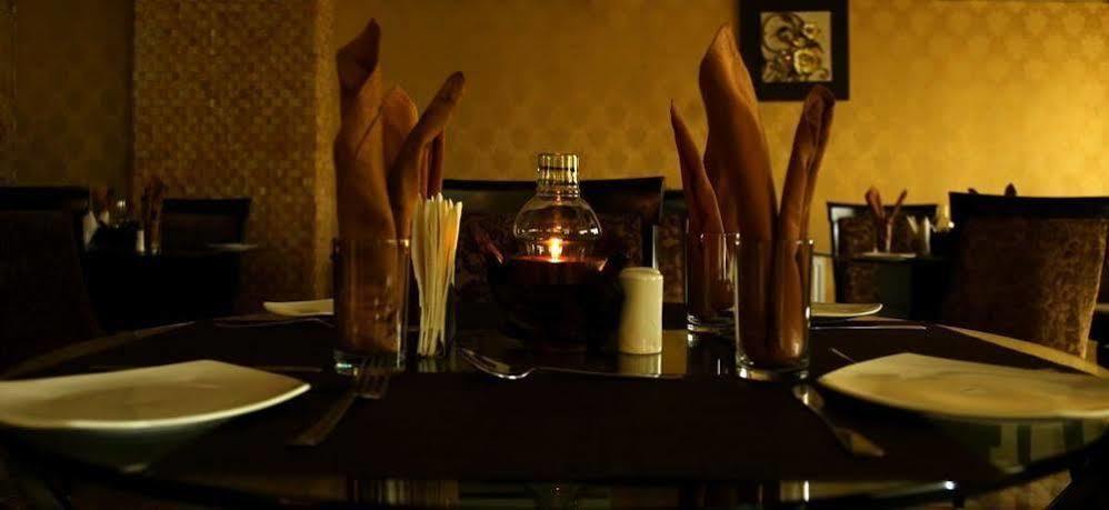 Hotel Pine Spring Wazir Bagh Srīnagar Eksteriør billede