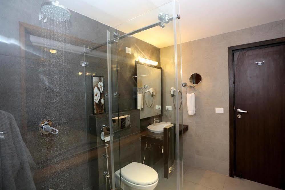Hotel Pine Spring Wazir Bagh Srīnagar Eksteriør billede