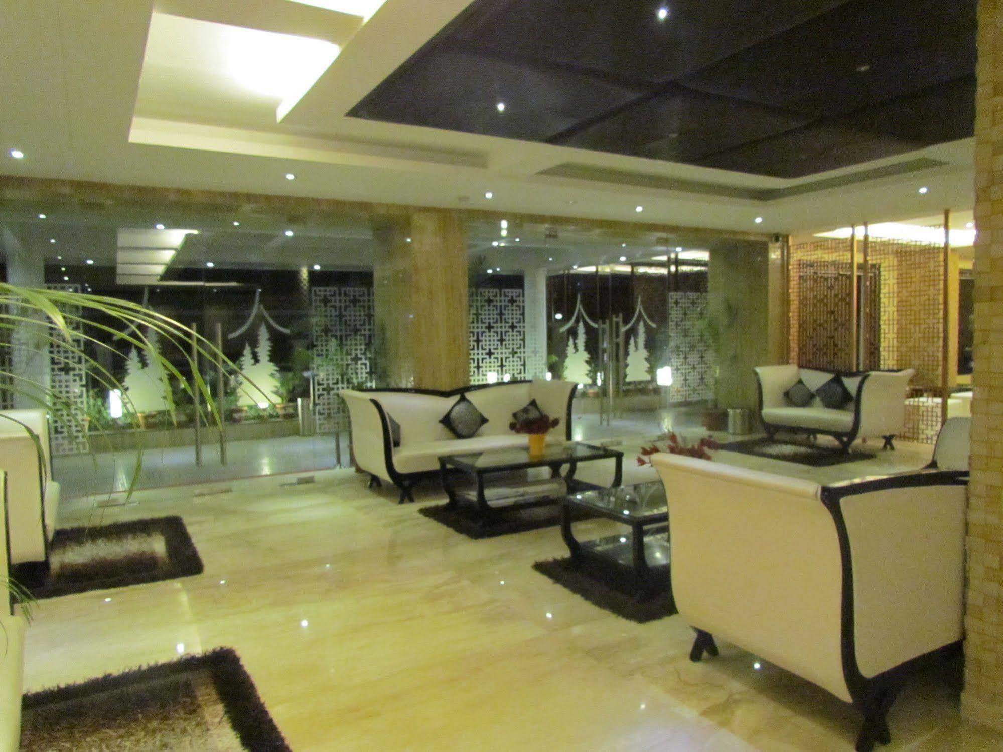 Hotel Pine Spring Wazir Bagh Srīnagar Eksteriør billede