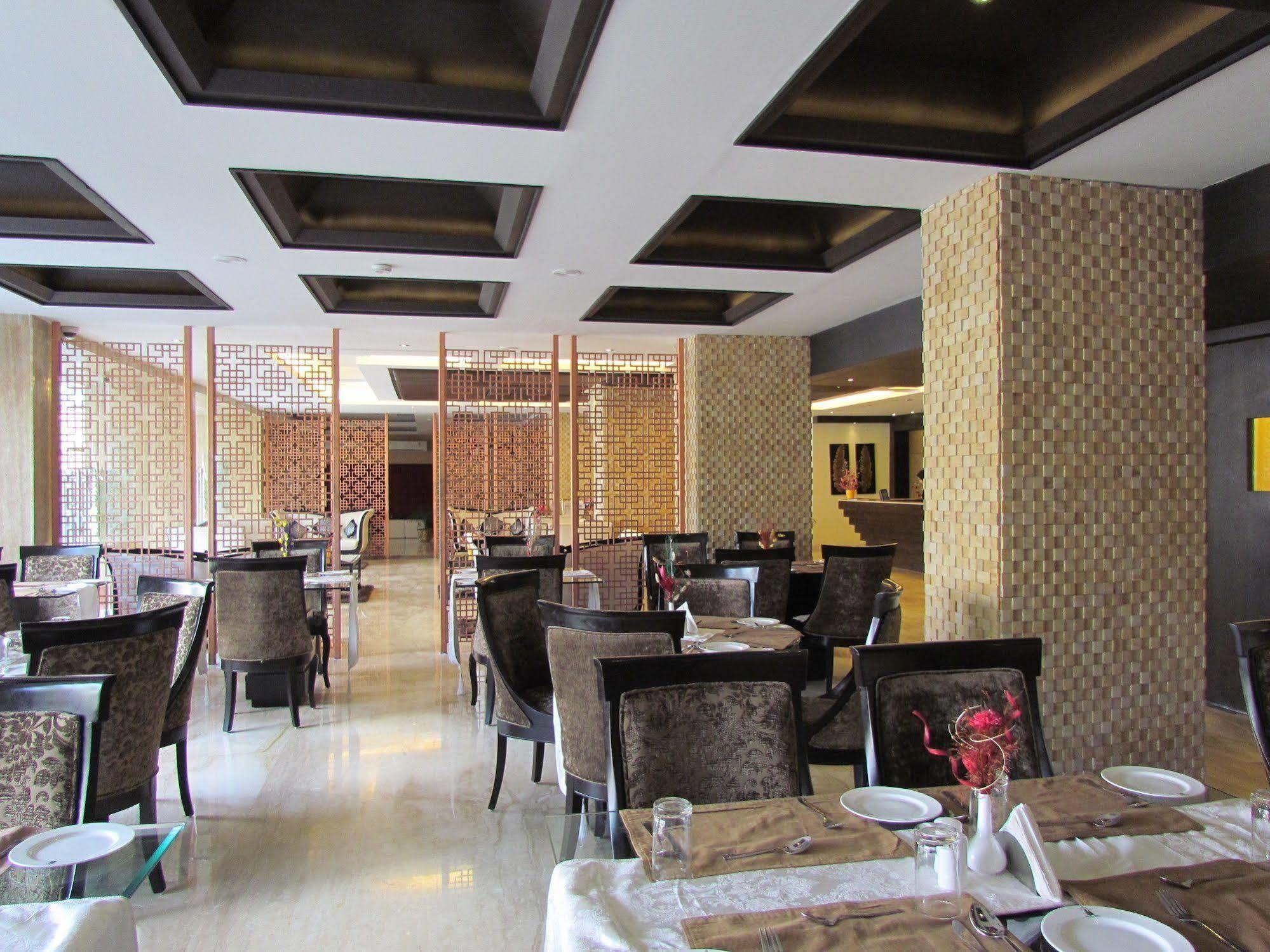 Hotel Pine Spring Wazir Bagh Srīnagar Eksteriør billede