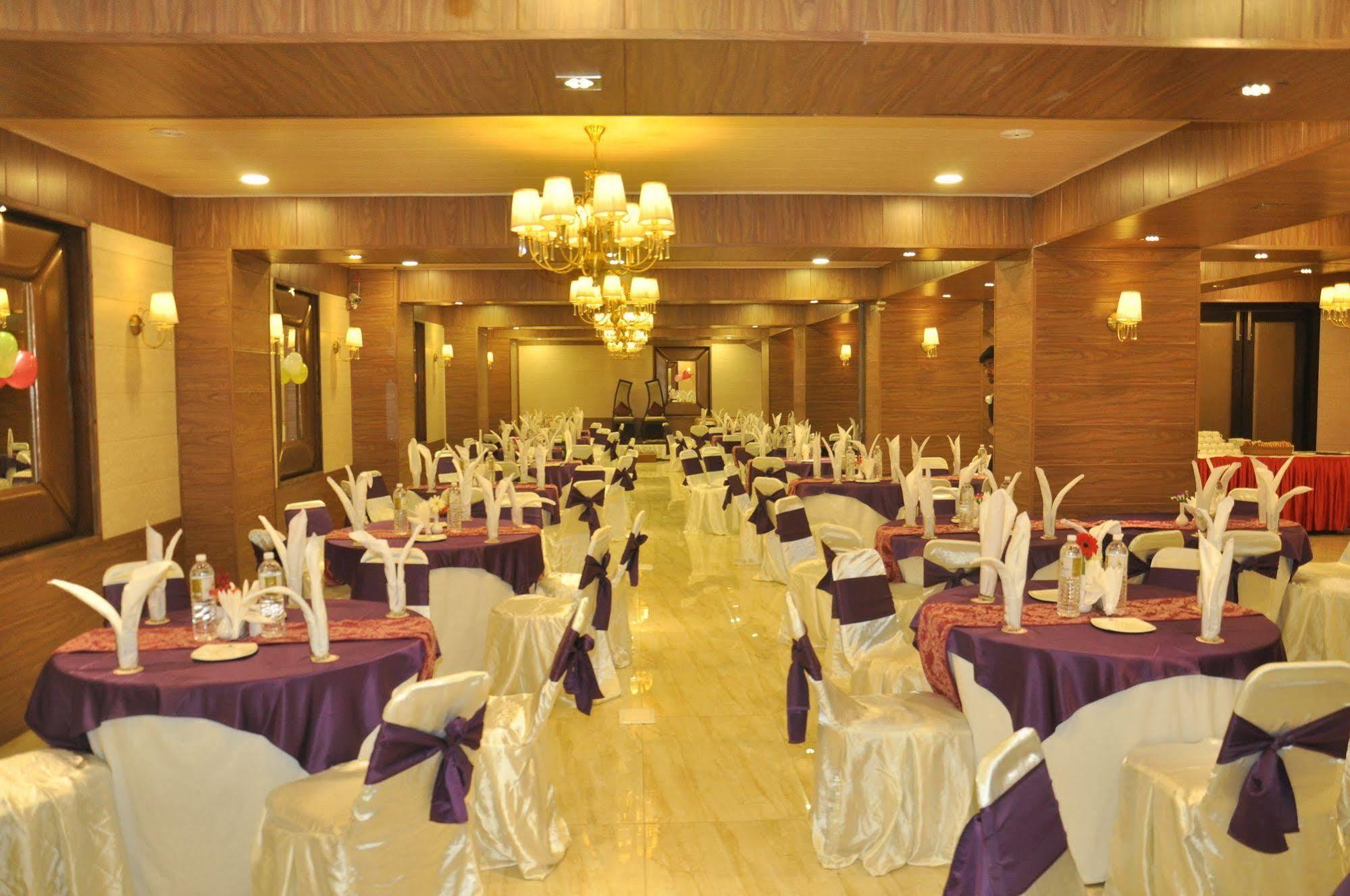 Hotel Pine Spring Wazir Bagh Srīnagar Eksteriør billede