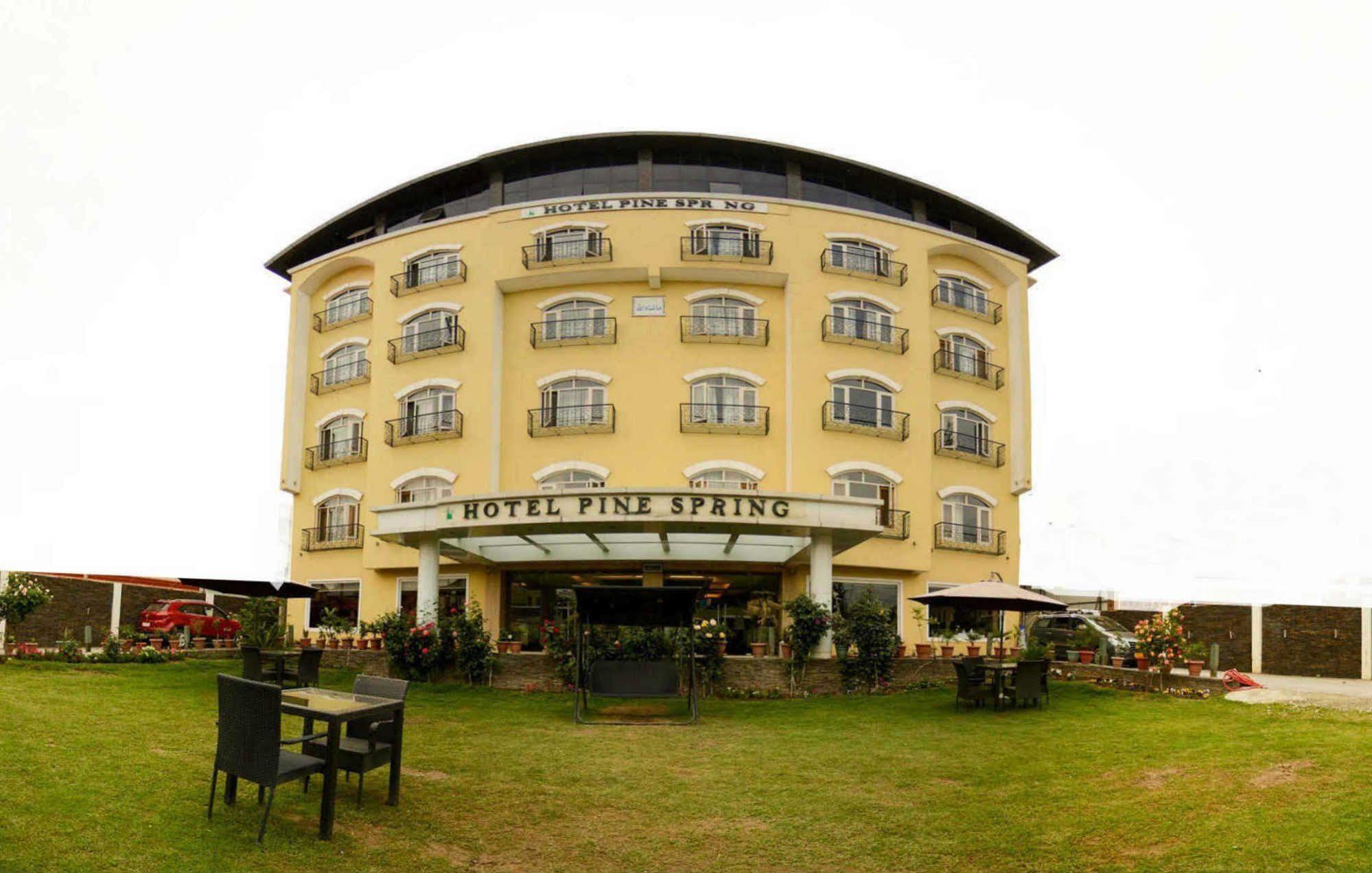 Hotel Pine Spring Wazir Bagh Srīnagar Eksteriør billede