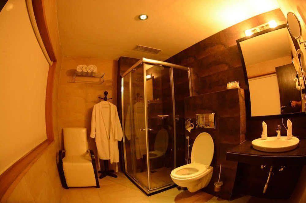 Hotel Pine Spring Wazir Bagh Srīnagar Eksteriør billede