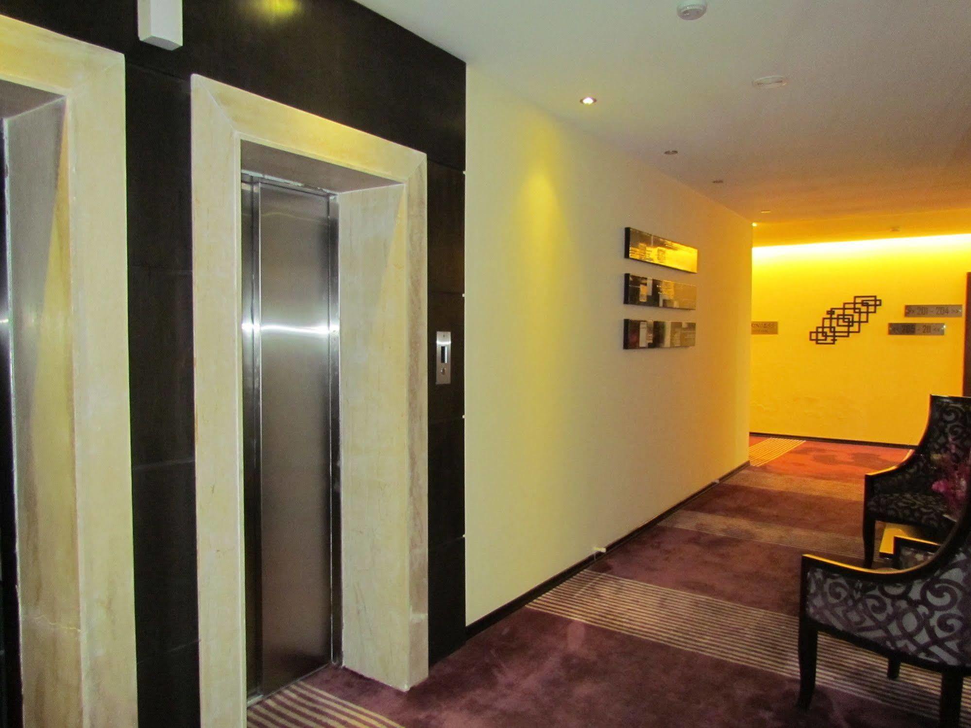 Hotel Pine Spring Wazir Bagh Srīnagar Eksteriør billede