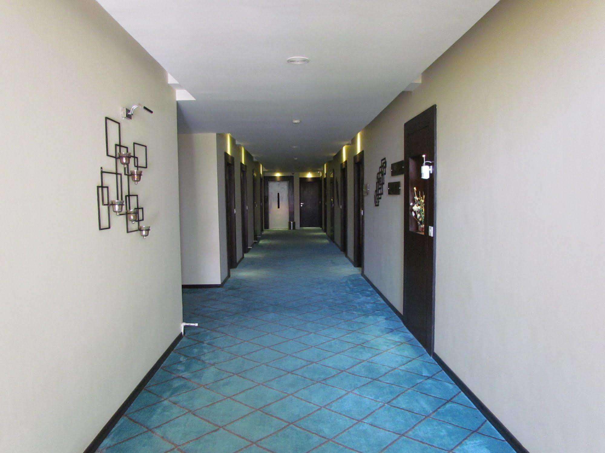 Hotel Pine Spring Wazir Bagh Srīnagar Eksteriør billede
